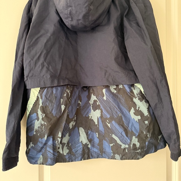 Adidas lightweight windbreaker - Picture 4 of 4